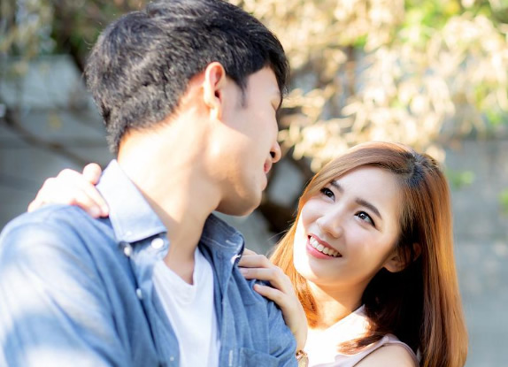 發(fā)現(xiàn)丈夫和別人約會(huì)怎么辦呢聰明妻子這樣做